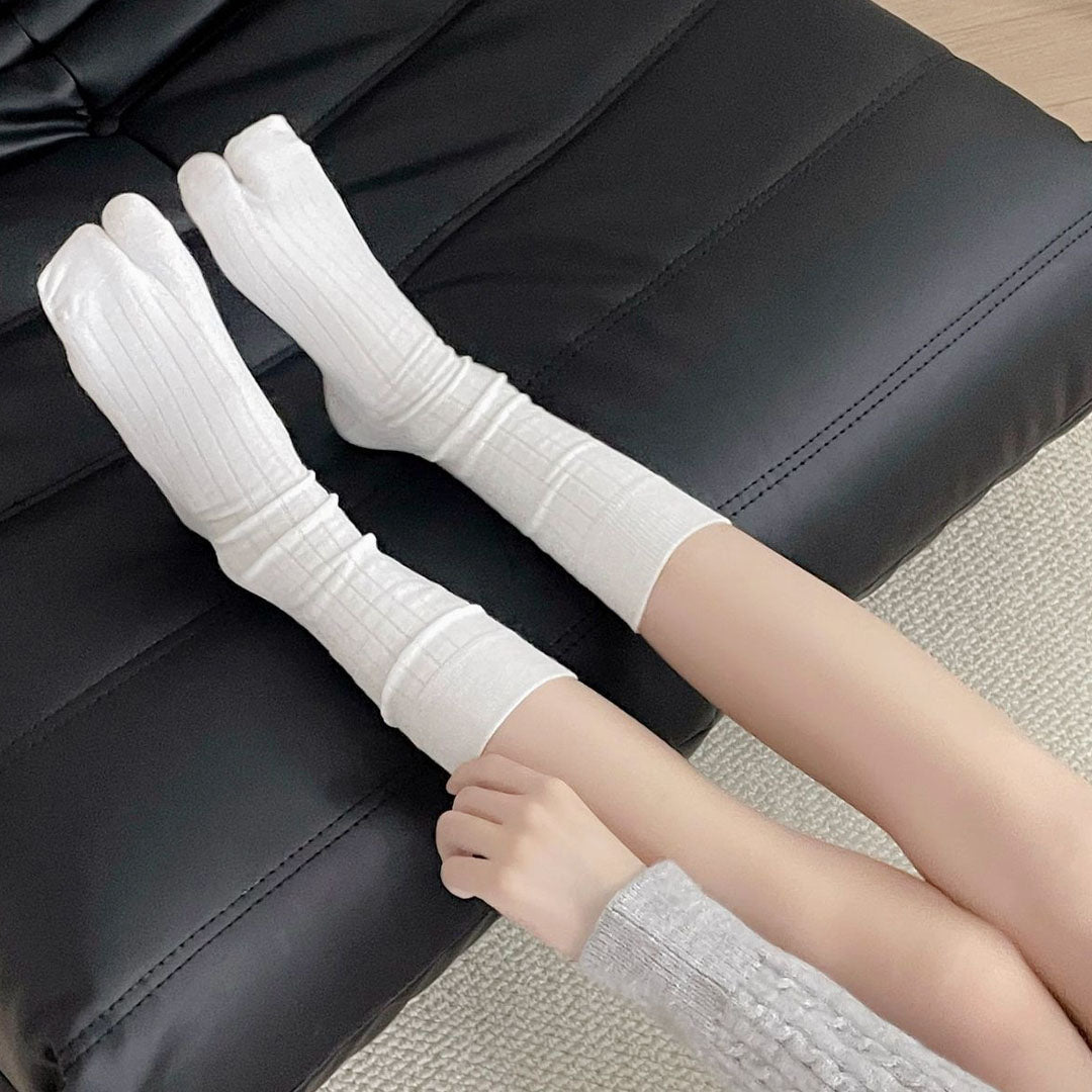 White Vertical Stripe Tabi Socks
