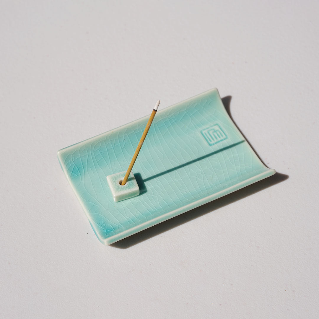 YUKARI - Green Ceramic Plate with Incense Stand