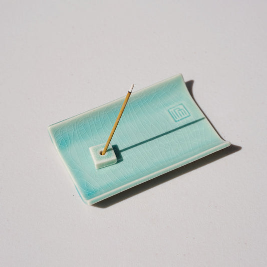 YUKARI - Green Ceramic Plate with Incense Stand